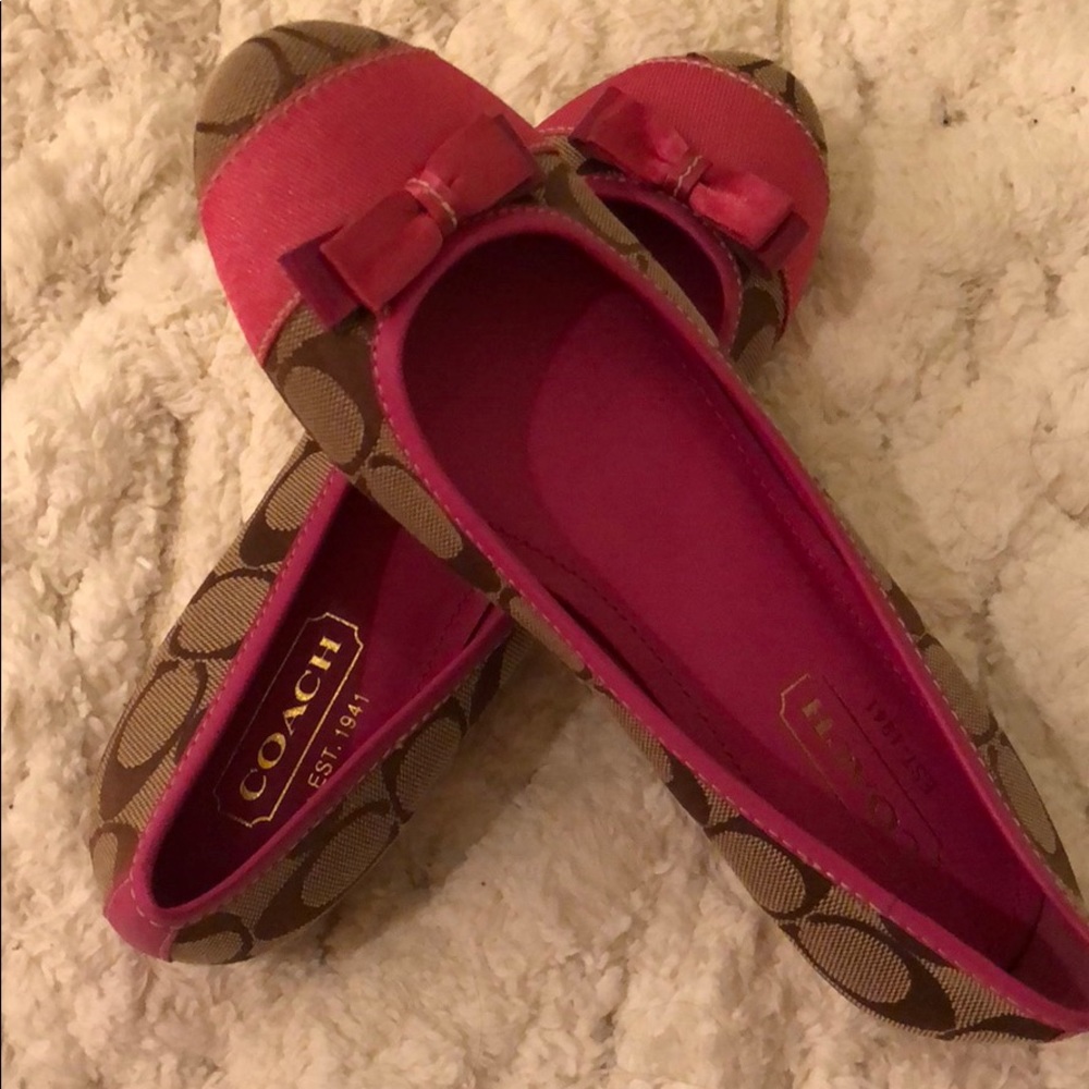 Cute Coach flats!
